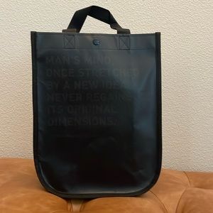 Lululemon shopping bag
